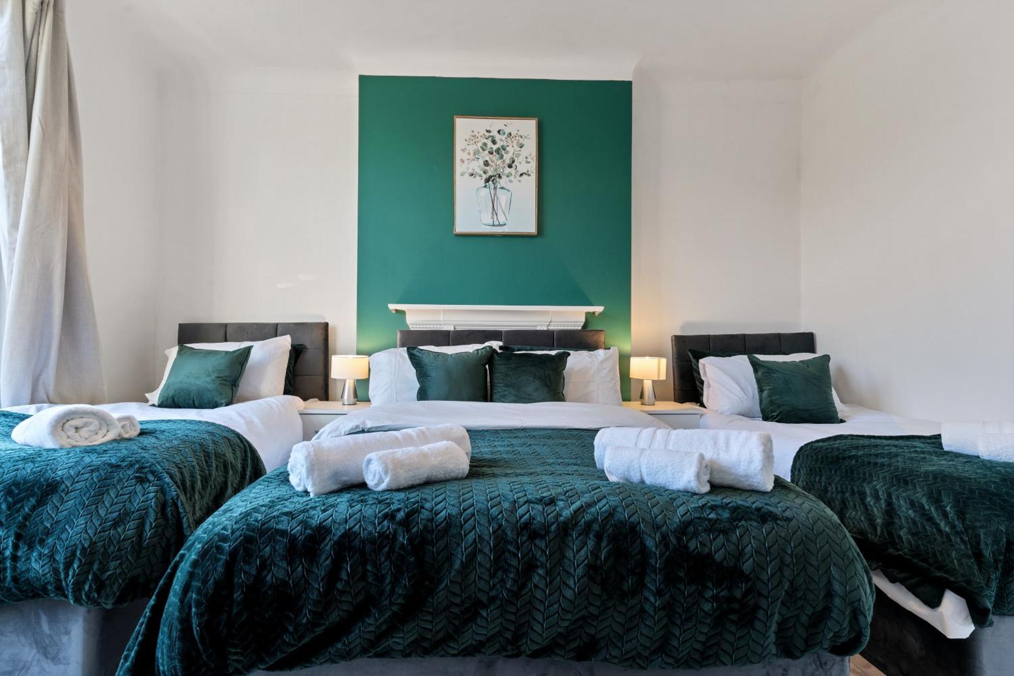2 Bed Serviced Streatham Londra